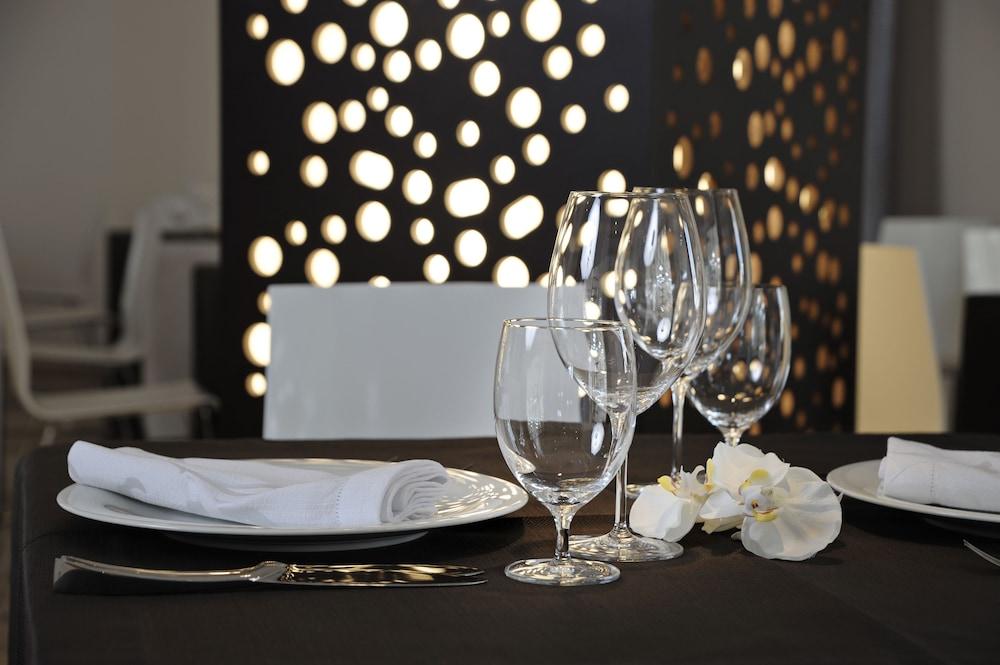 Pietre Nere Resort & Spa Модика Ресторант снимка