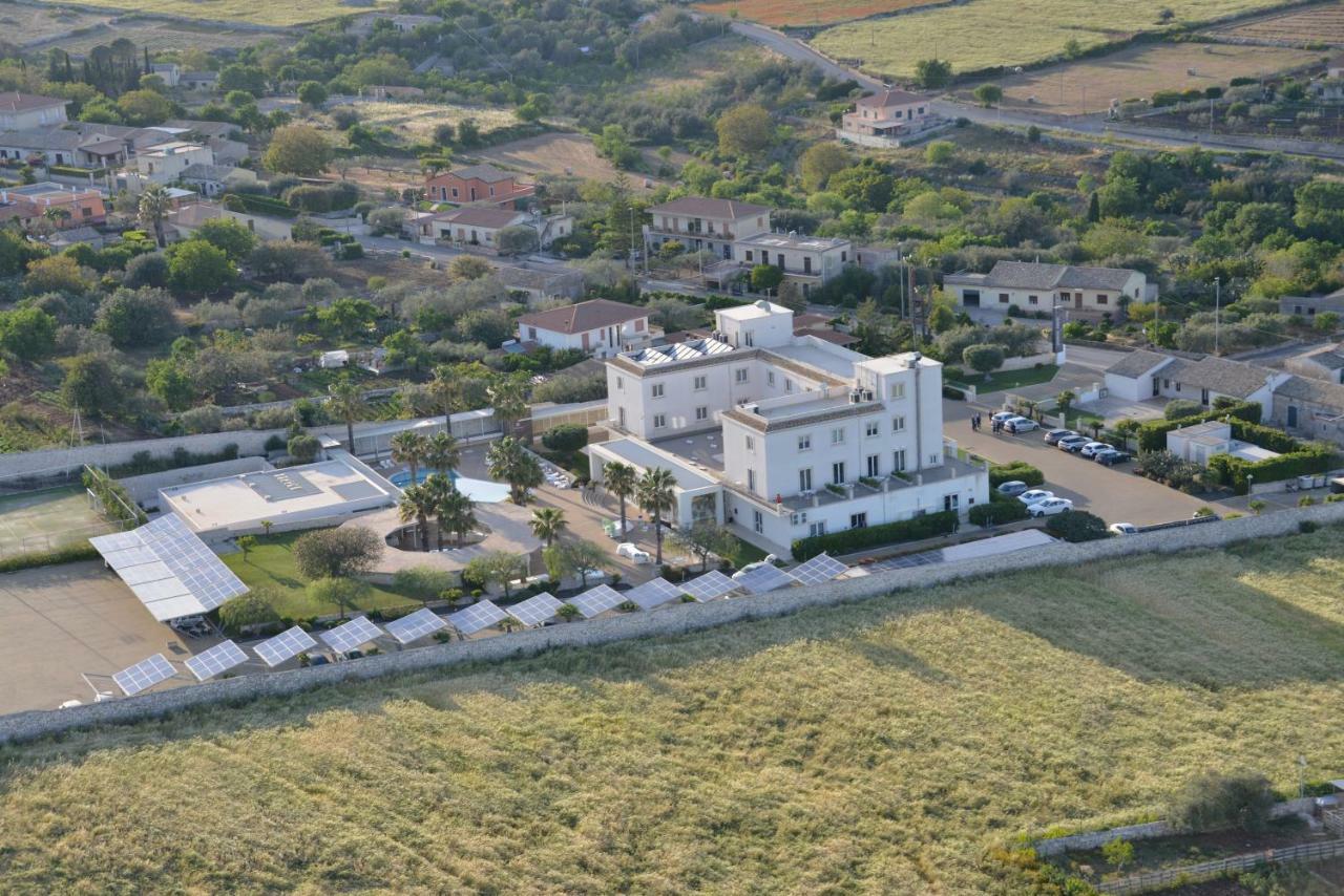 Pietre Nere Resort & Spa Модика Екстериор снимка